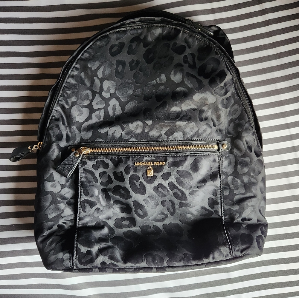 Micheal Kors Kelsey Leopard backpack